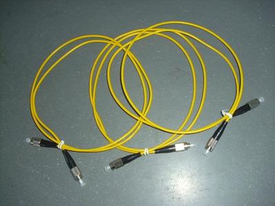 光纤跳线、光纤尾纤与12芯束状尾纤 核心光通信组件的全面解析与供应指南